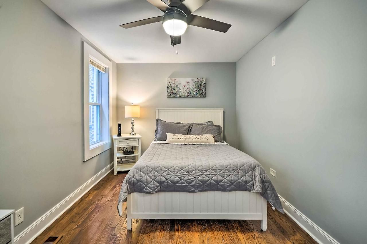 Remodeled Less Than 9 Mi To Downtown Chicago