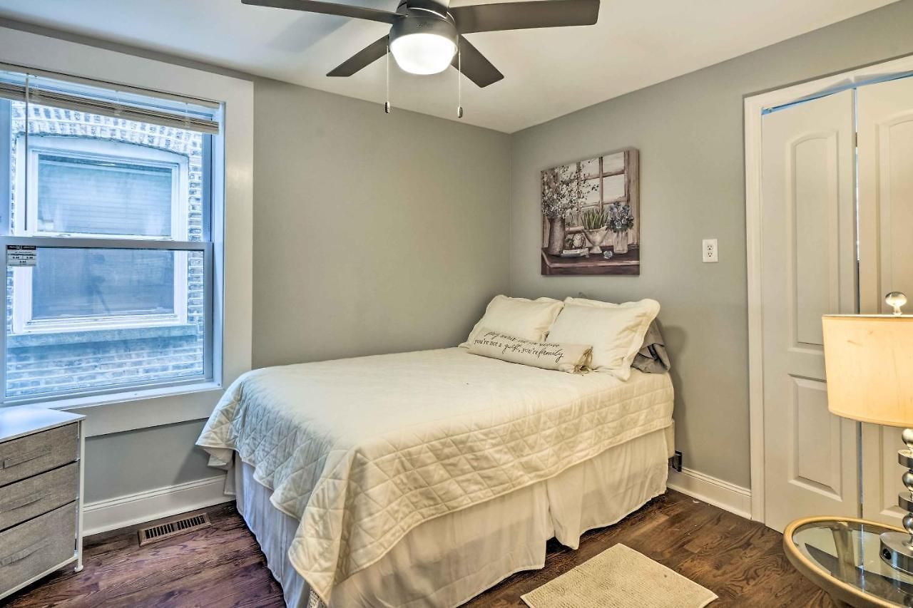 Remodeled Less Than 9 Mi To Downtown Chicago