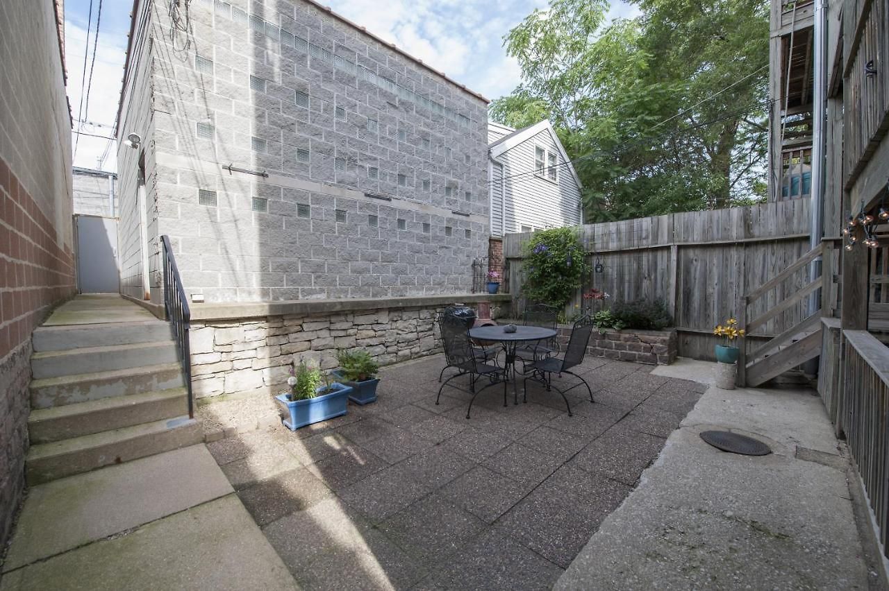 Bucktown Condo Just Two Blocks From The 'L' Apts Chicago