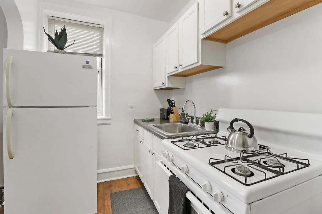 Charming 1br Unit Close To Vibrant Shops & Dining - Montrose 1b * Chicago