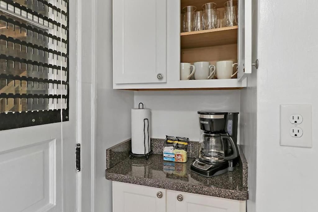 Charming 1br Unit Close To Vibrant Shops & Dining - Montrose 1b * Chicago
