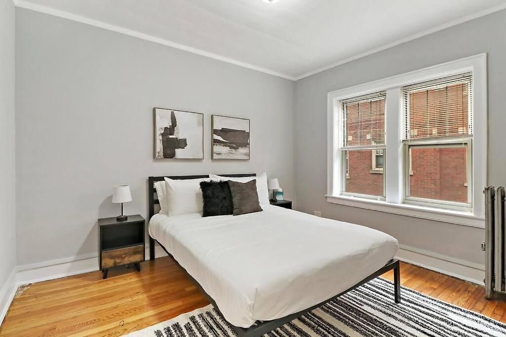 Charming 1br Unit Close To Vibrant Shops & Dining - Montrose 1b Apartment *