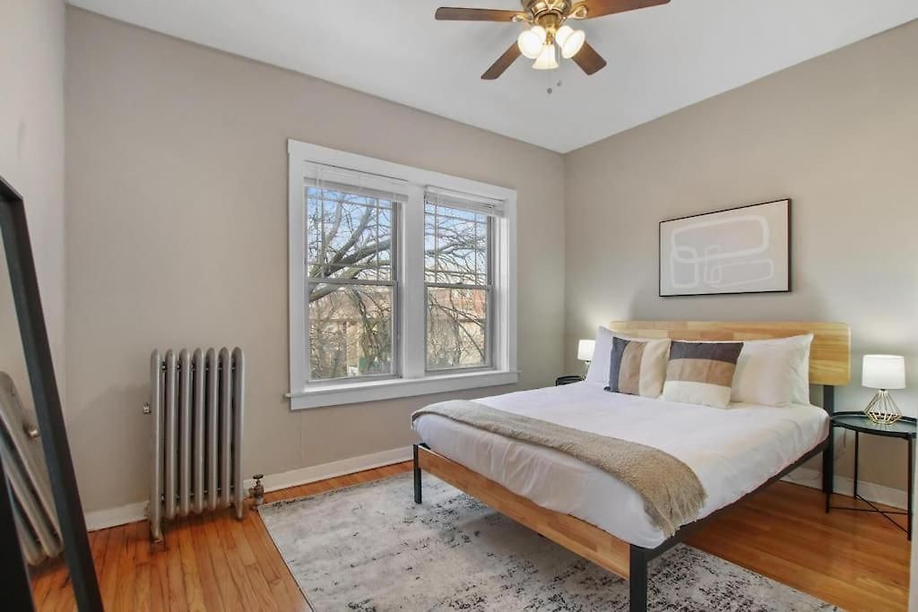 Apartment Perfect 3br In With Wifi & Laundry - Touhy 3n
