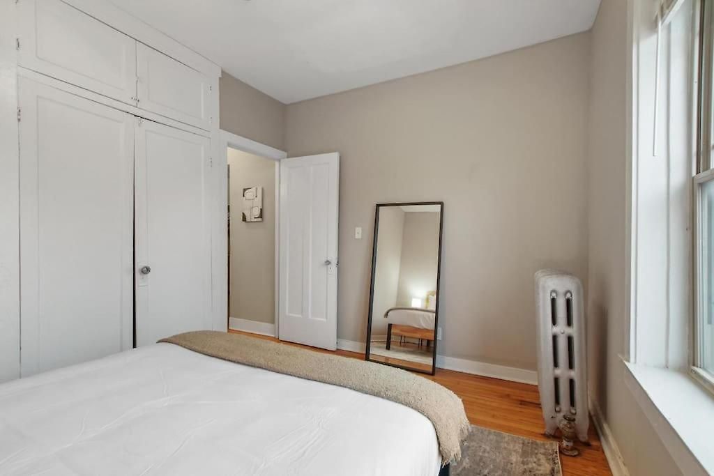 Apartment Perfect 3br In With Wifi & Laundry - Touhy 3n Chicago