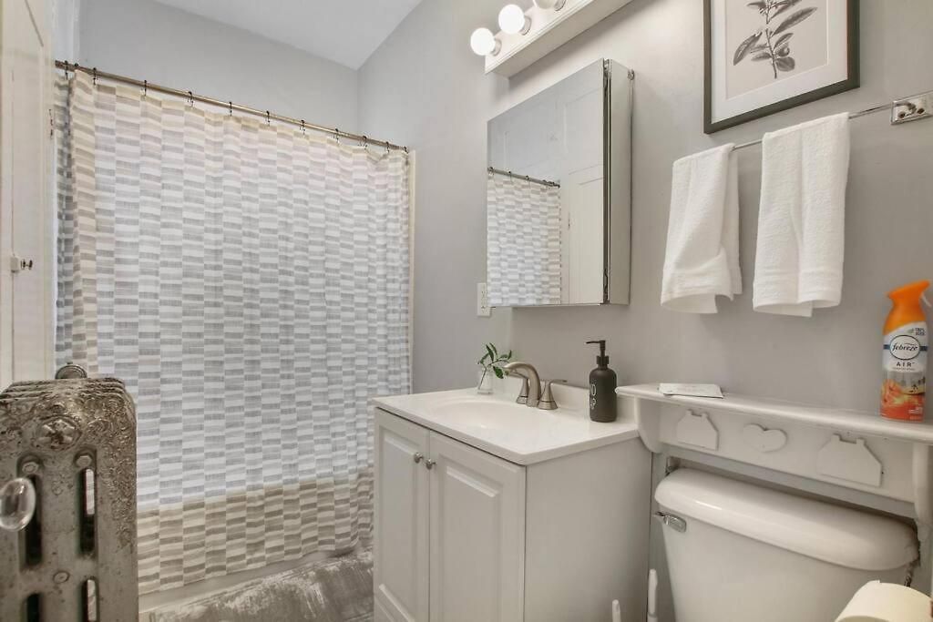 Apartment Perfect 3br In With Wifi & Laundry - Touhy 3n