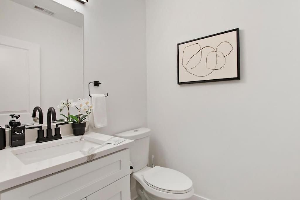 1br Captivating With In-unit Laundry - Aberdeen 2