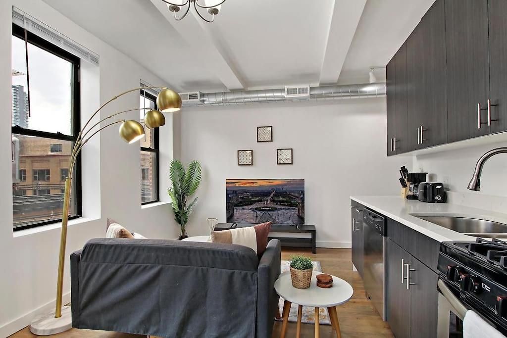 1br Modern Luxe With In-unit Laundry - 204 Rep Apartment