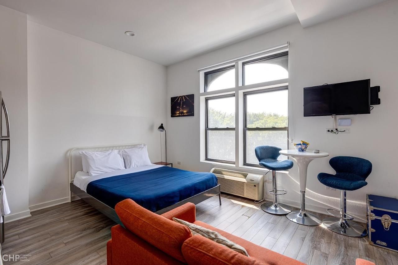 Amenities No Can Match! Full Kitchen And In-unit Laundry! - 747 Lofts Cabin 306 Apts Hotel