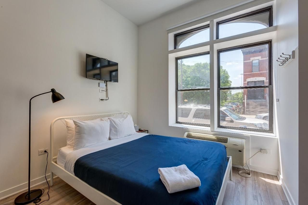 Hotel Enjoy A Romantic Getaway - This Windy City Studio Is Perfect For 2 - 747 Lofts Cabin 104 Apts *