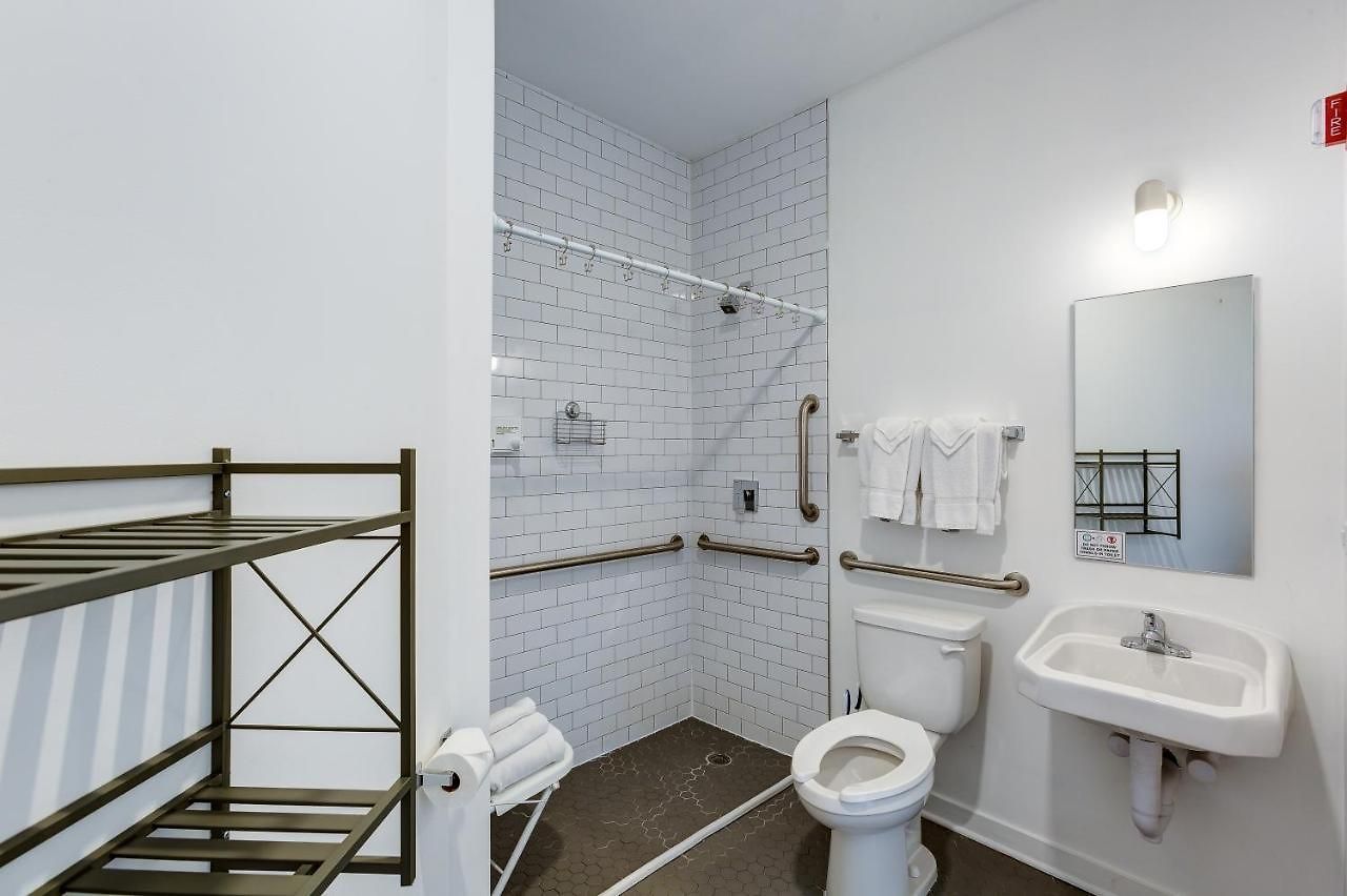 Ada Accessible! Handicap-friendly Features Make This Spot Accessible For All! - 747 Lofts Cabin 106 Apts Hotel Chicago