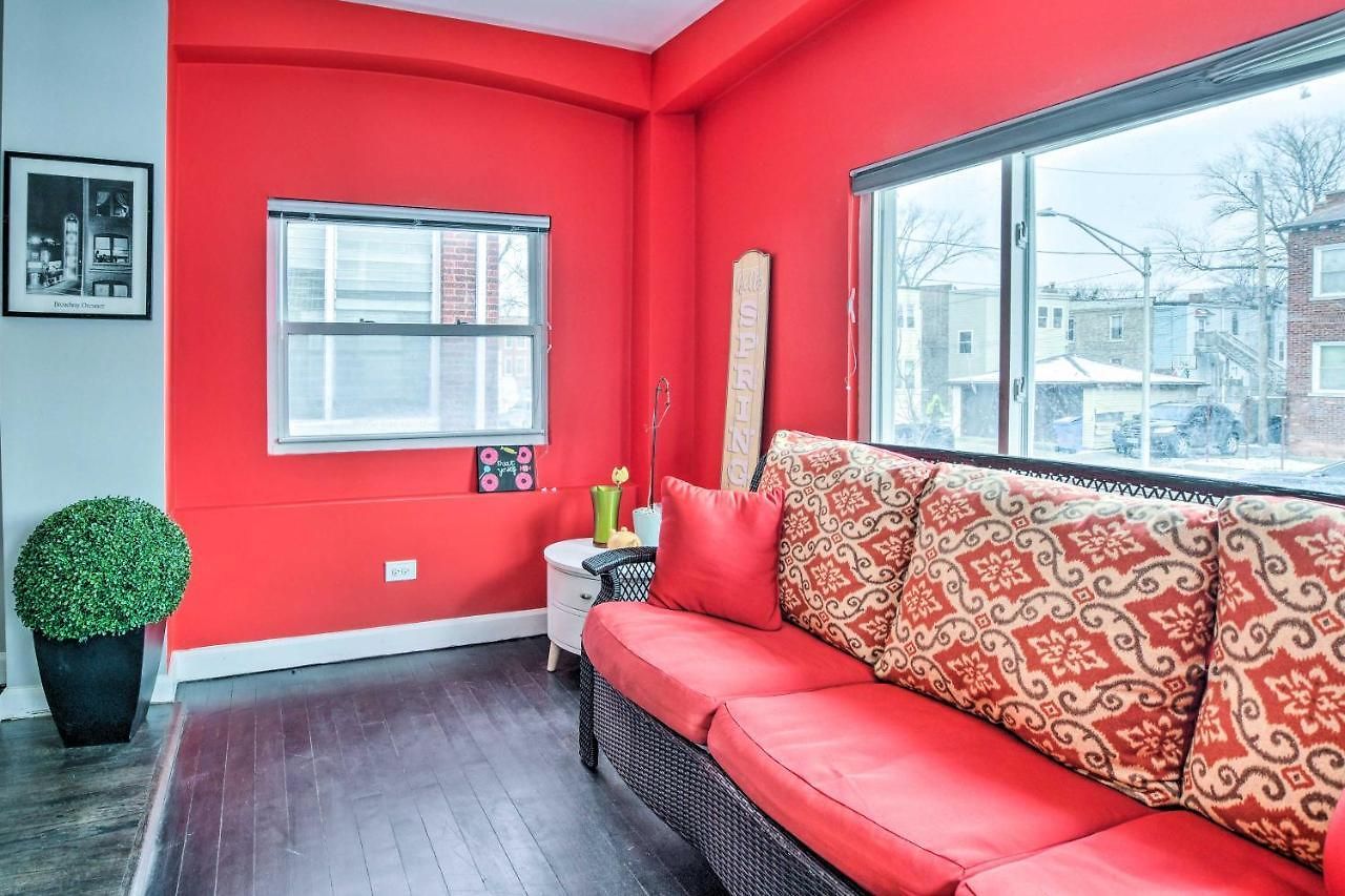 Quiet Townhome: Walk To Subway Stations *