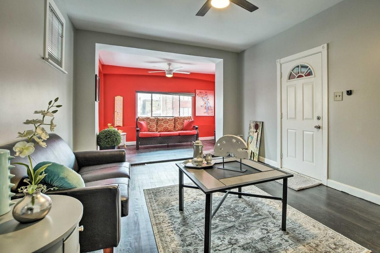 Quiet Townhome: Walk To Subway Stations Holiday home