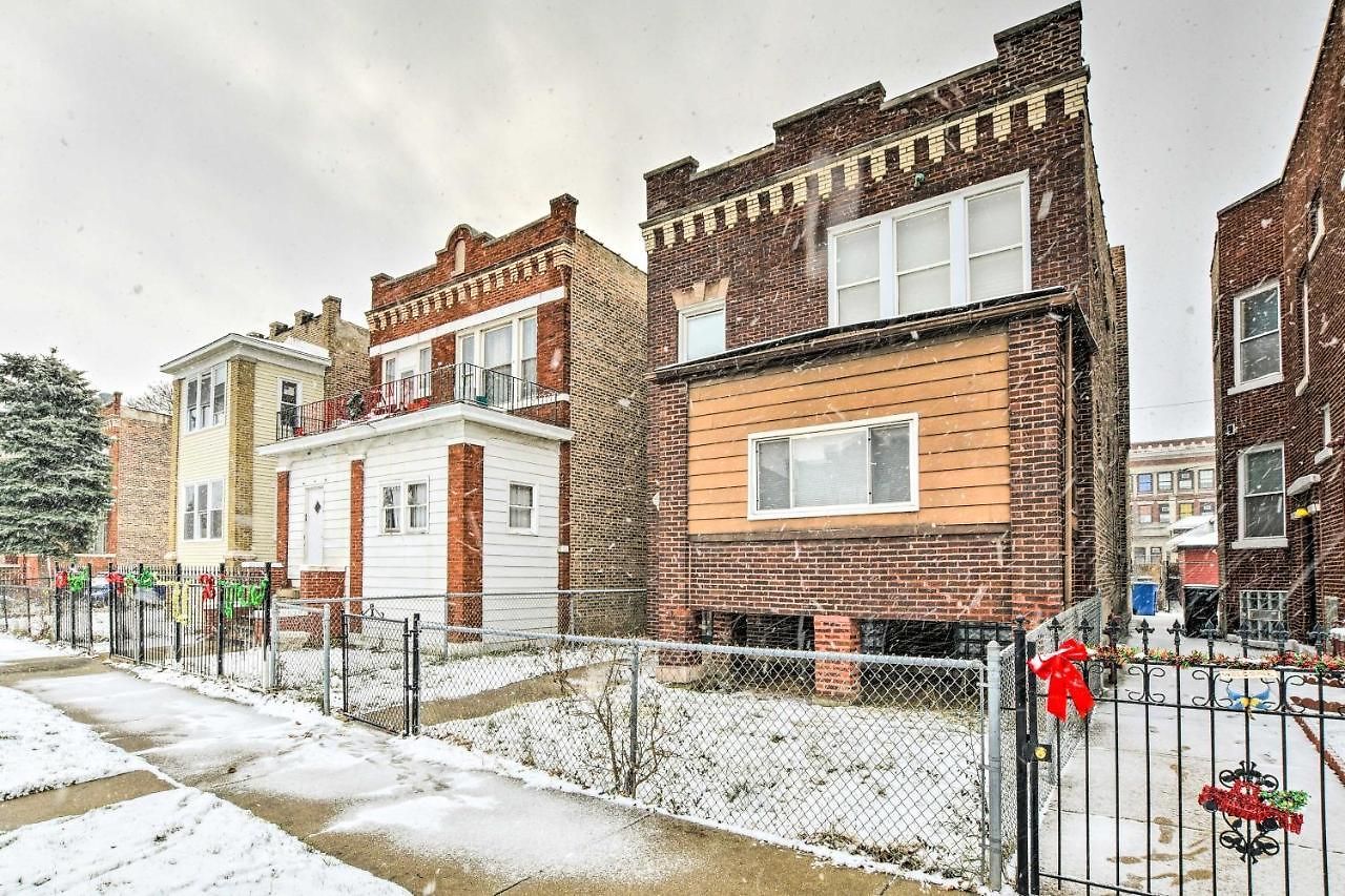 Quiet Townhome: Walk To Subway Stations Holiday home *