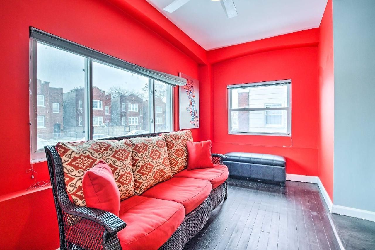 Quiet Townhome: Walk To Subway Stations *