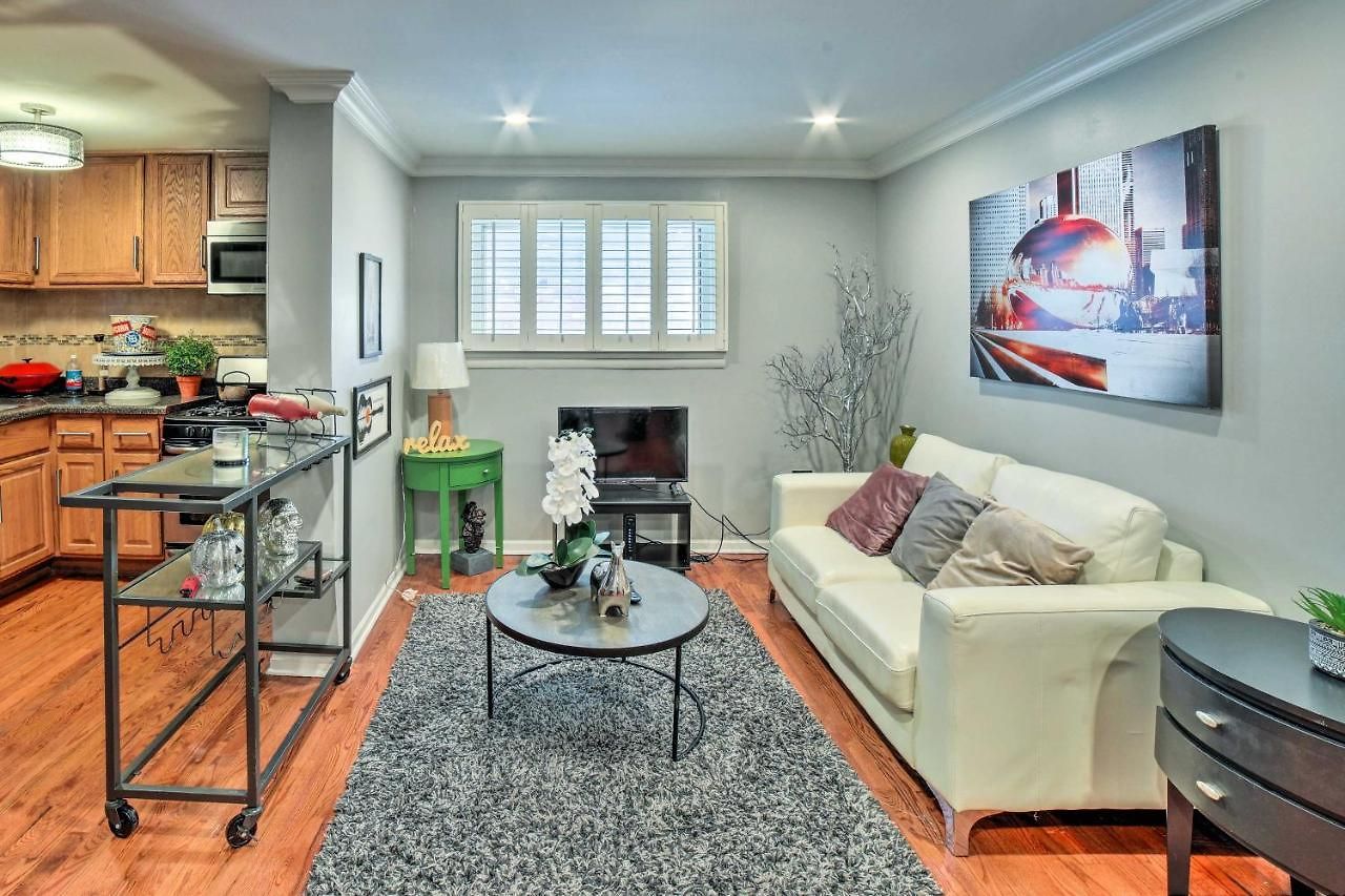 Gem Near Subway ~ 5 Mi To Downtown Apartment