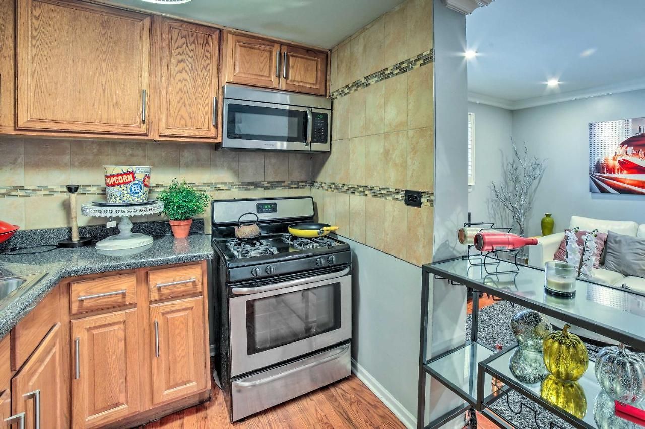 Gem Near Subway ~ 5 Mi To Downtown Apartment *