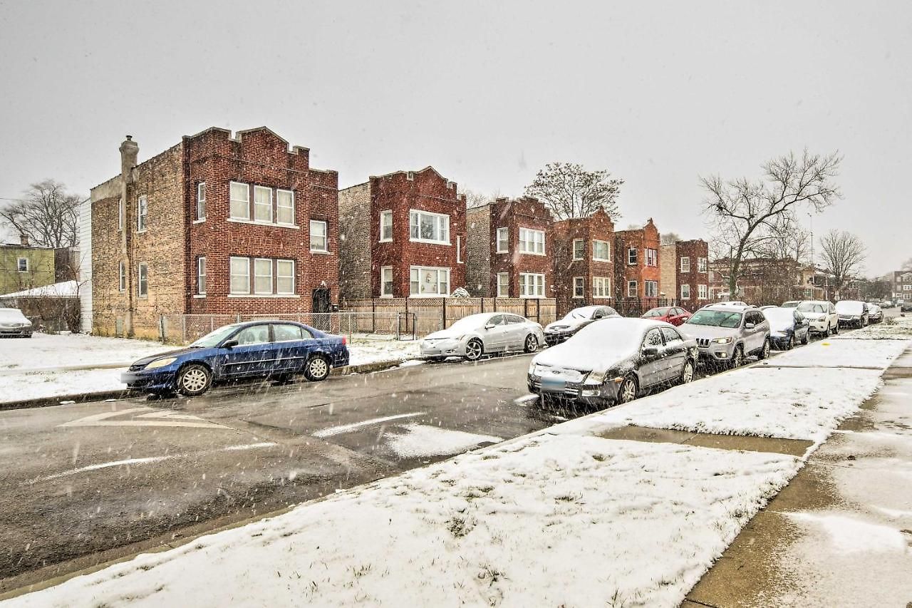 Quiet Townhome: Walk To Subway Stations Holiday home