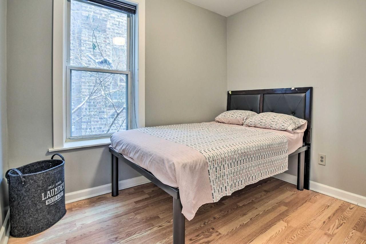Quiet Townhome: Walk To Subway Stations
