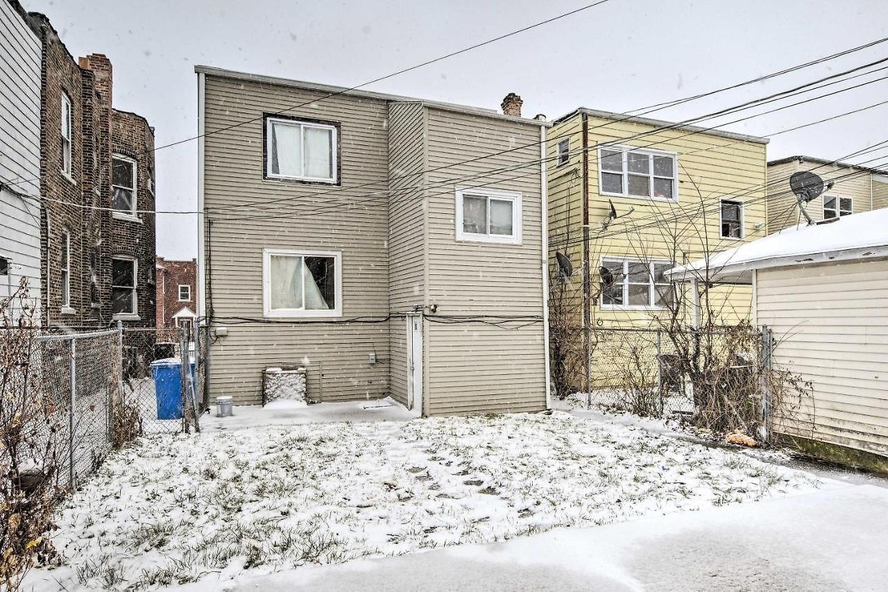 Quiet Townhome: Walk To Subway Stations Holiday home