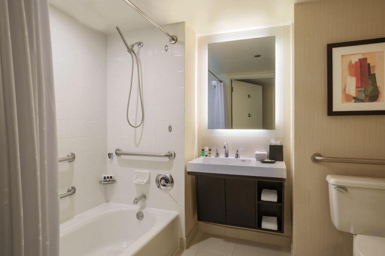 Hotel Sheraton Grand Riverwalk Chicago