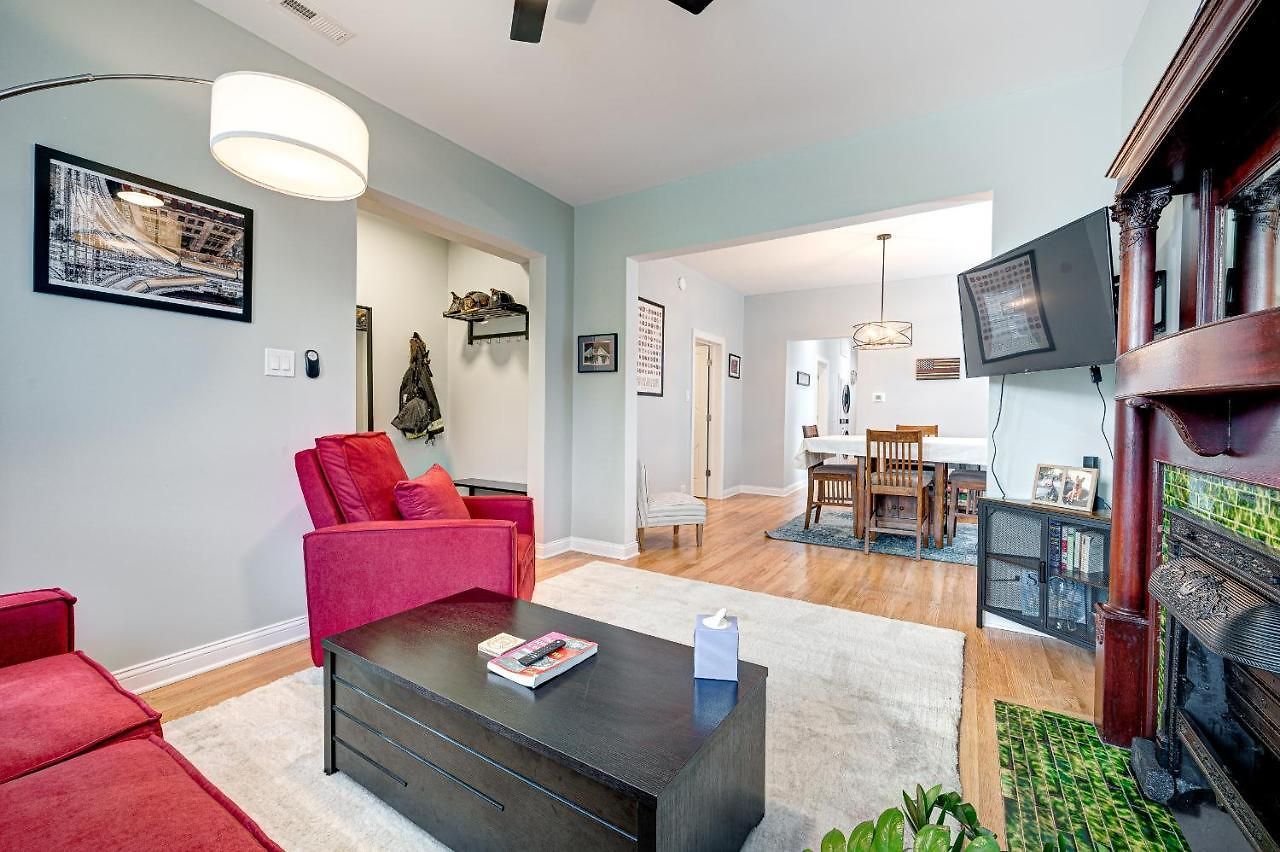Avondale Near Classic Bars, Eateries, And More! *