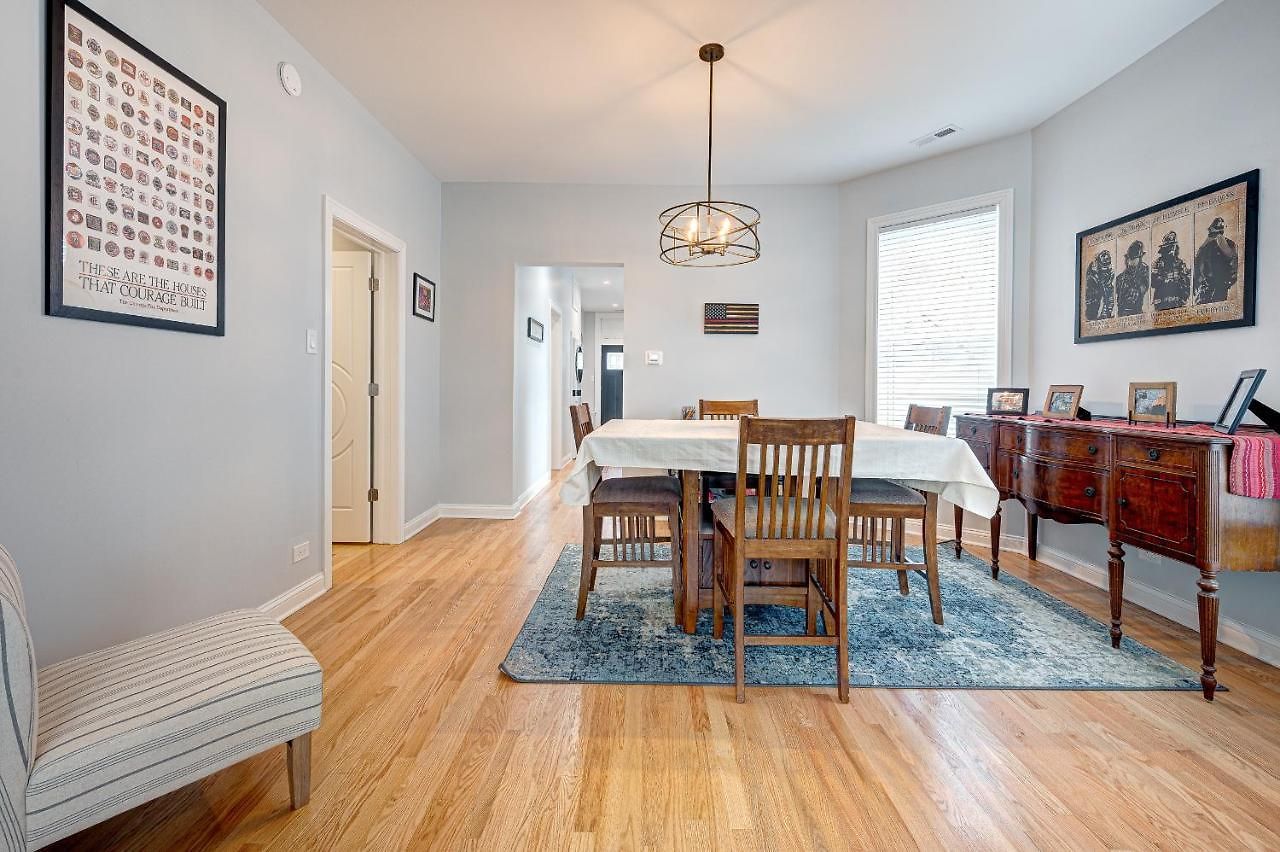 Avondale Near Classic Bars, Eateries, And More!