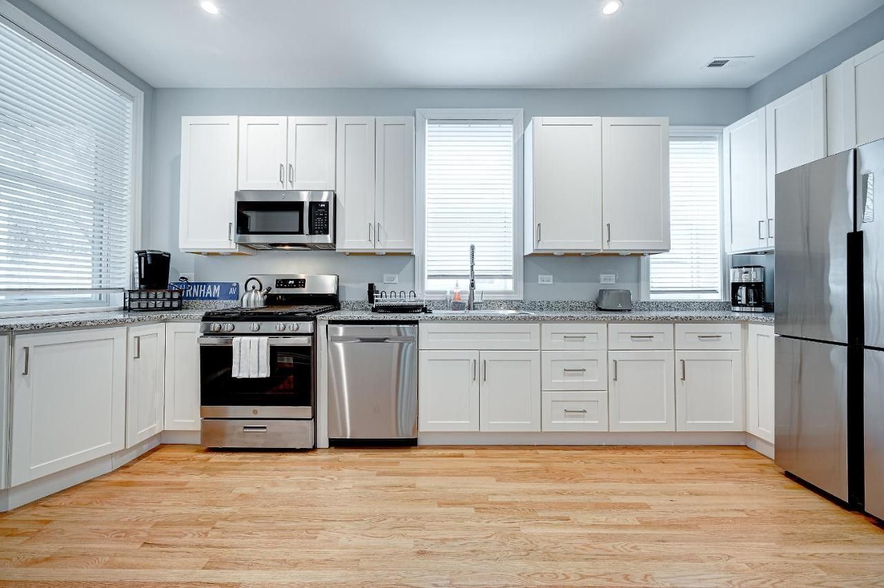 Avondale Near Classic Bars, Eateries, And More! Apartment *