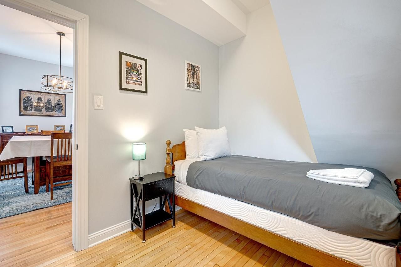 Avondale Near Classic Bars, Eateries, And More! * Chicago