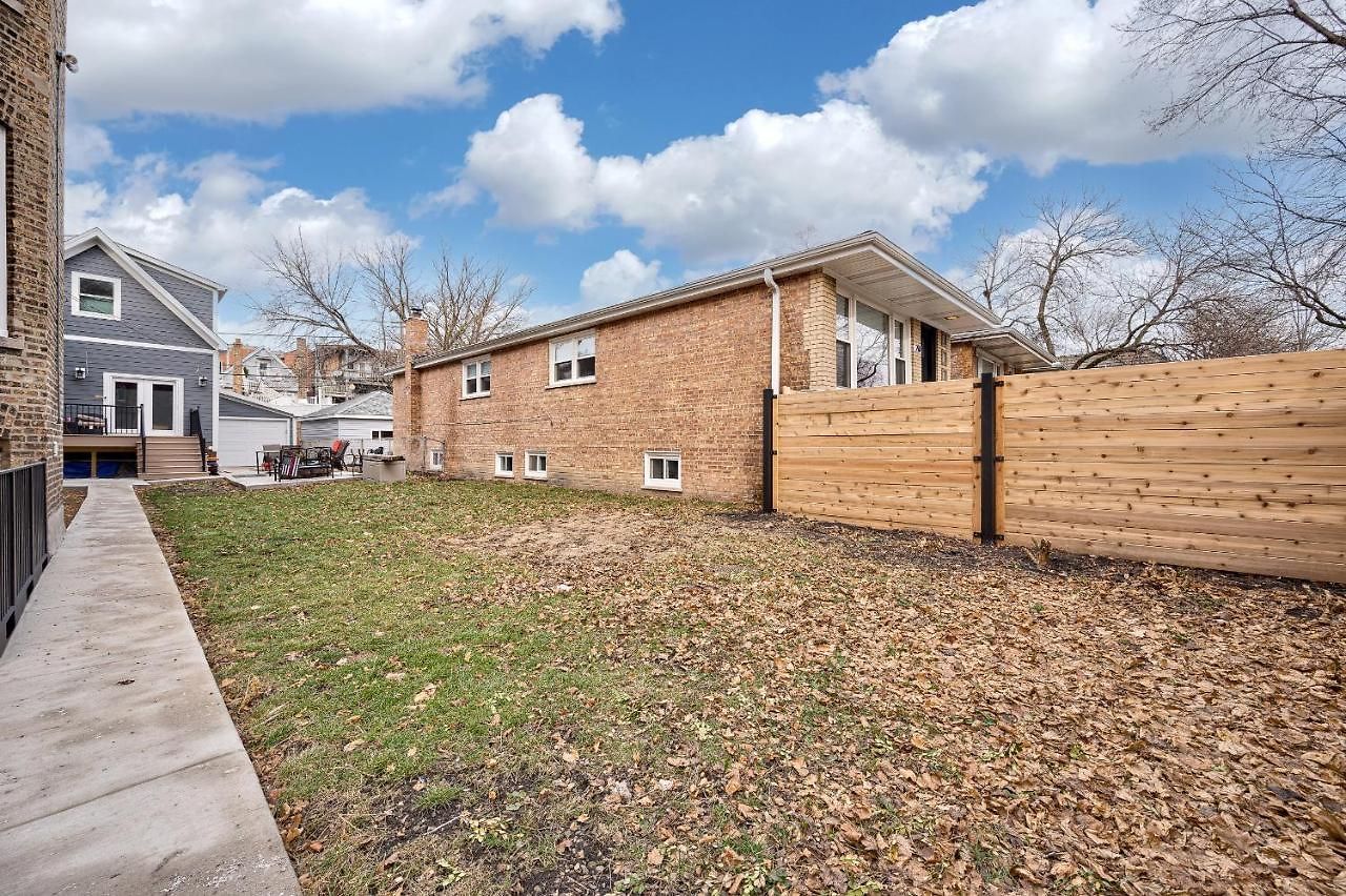 Avondale Near Classic Bars, Eateries, And More! Chicago