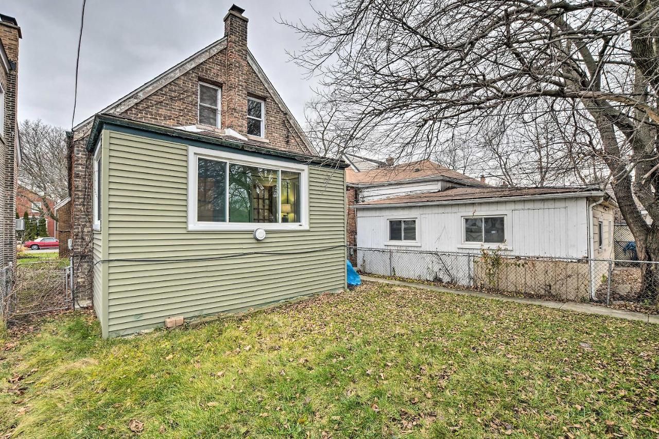 With Spacious Yard 14 Mi To Dtwn Holiday home