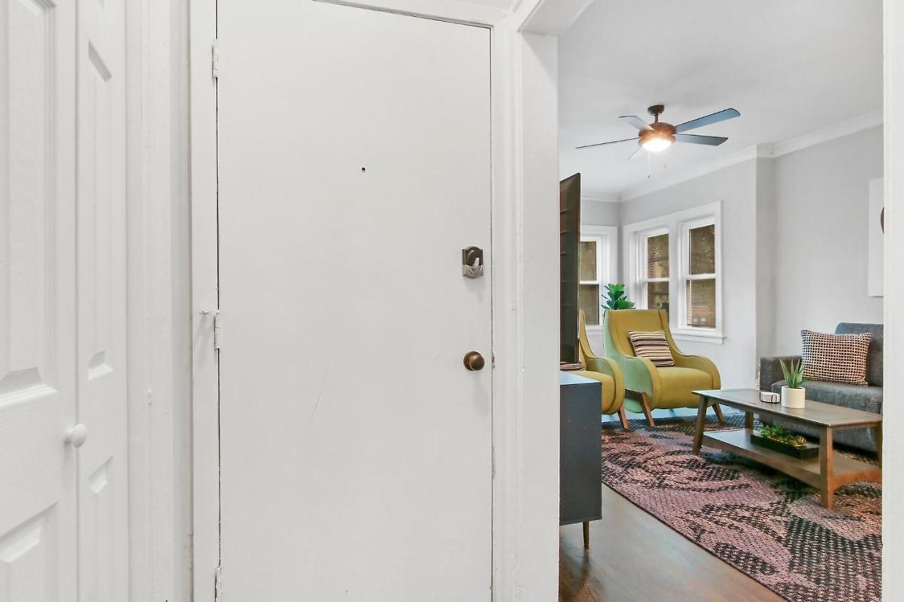 2br Comfy & Artistic Outfitted For Comfort - Francisco 1 Apartment Chicago