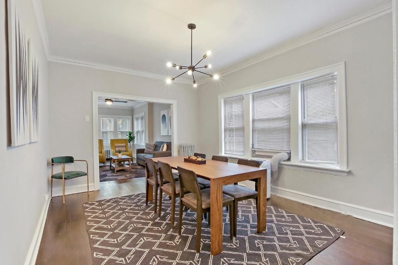 2br Comfy & Artistic Outfitted For Comfort - Francisco 1 Chicago