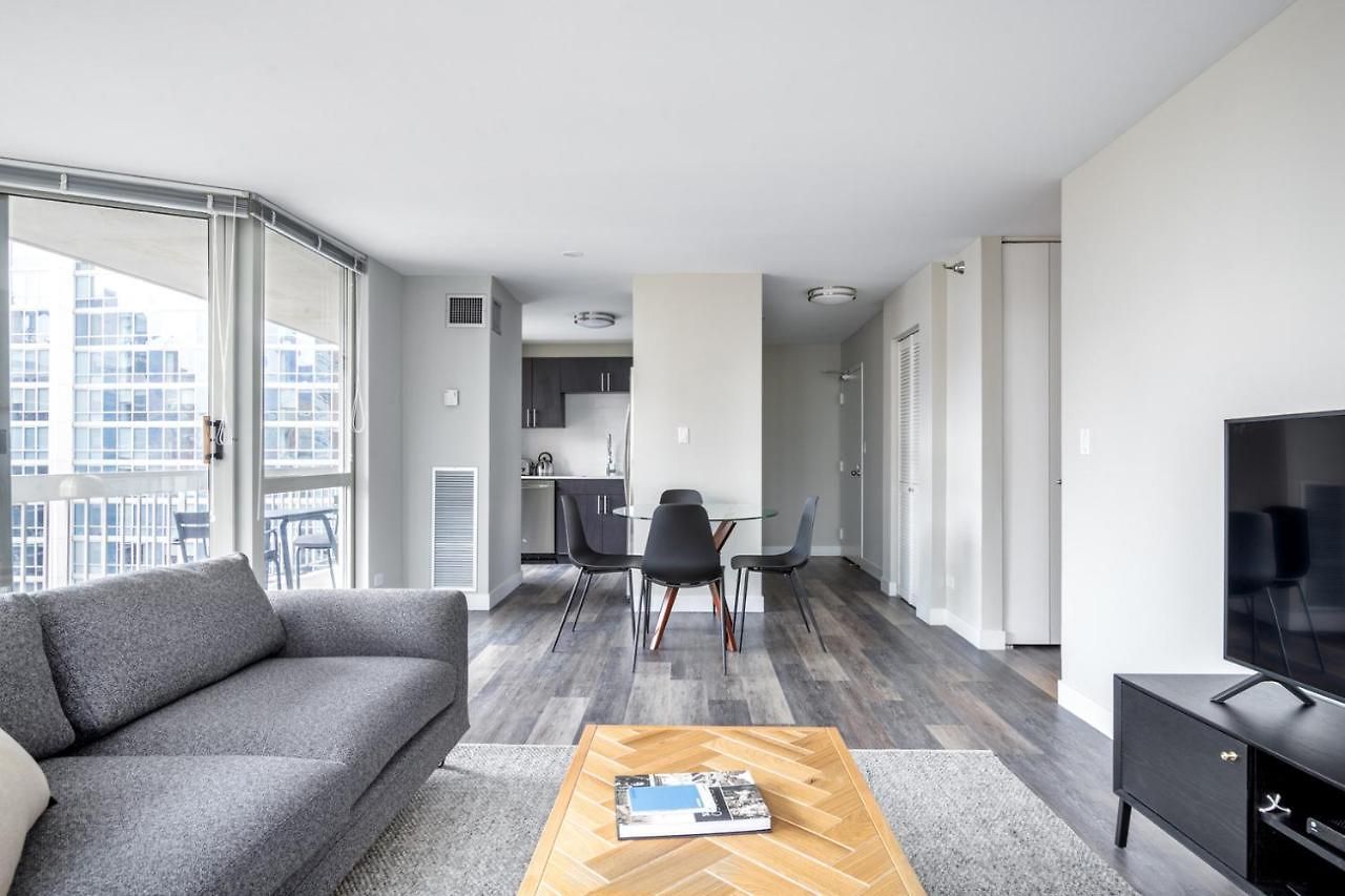 Gold Coast 2br W Gym Lounge Pool Nr Mag Mile Chi-231