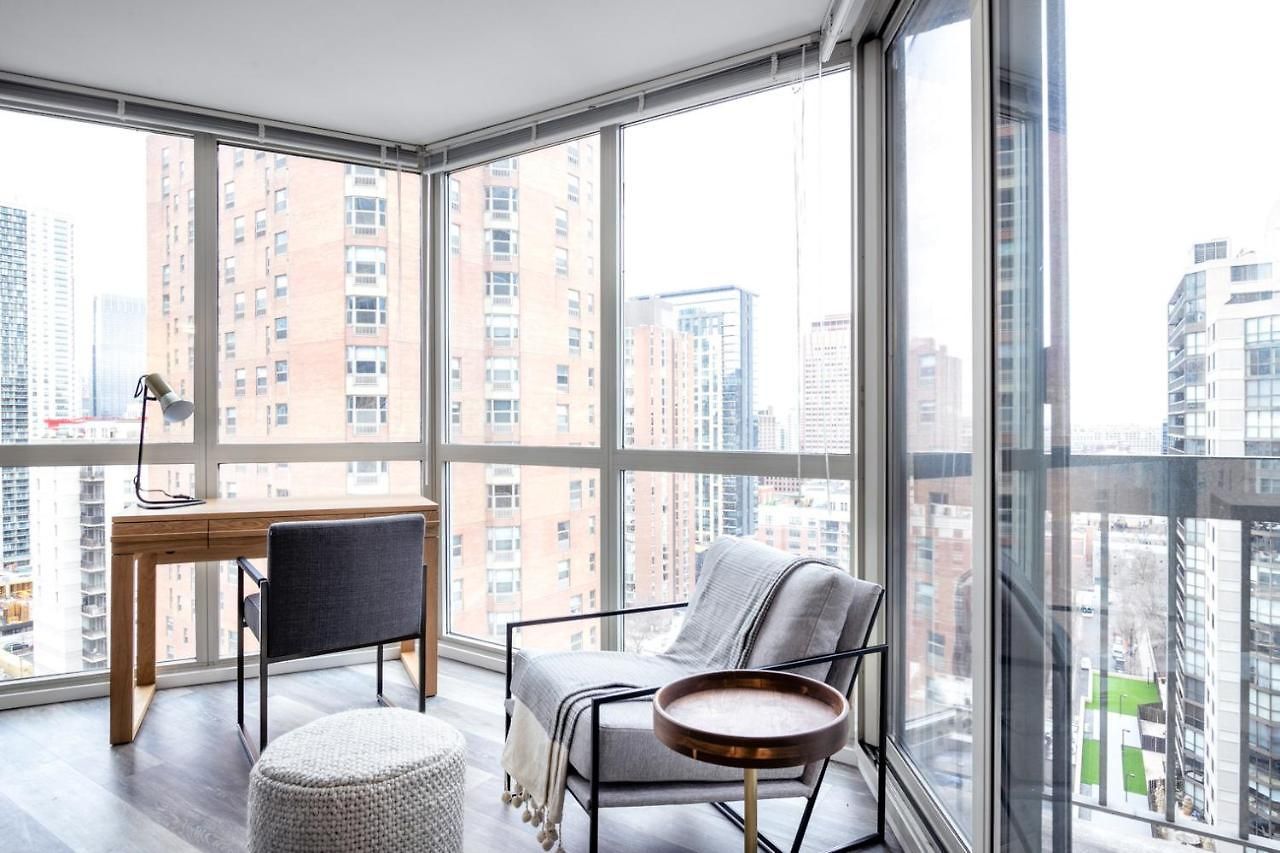 Gold Coast 2br W Gym Lounge Pool Nr Mag Mile Chi-231 Apartment