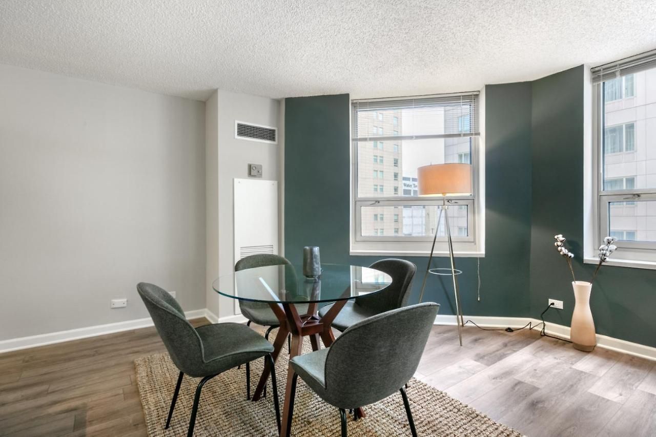 River N 1br W Gym Wd Nr Magnificent Mile Chi-165 *