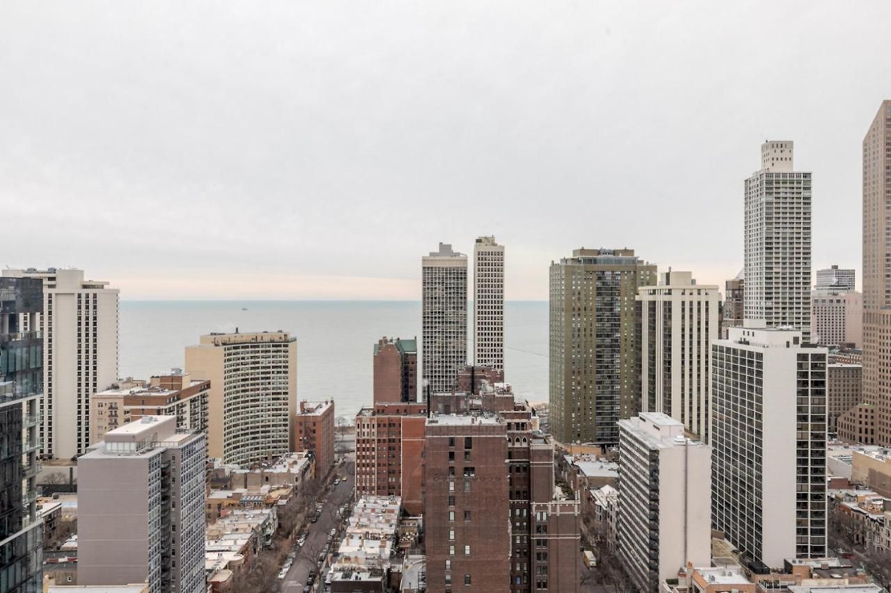 Gold Coast 2br W Gym Pool Nr Oak St Chi-207 * Chicago