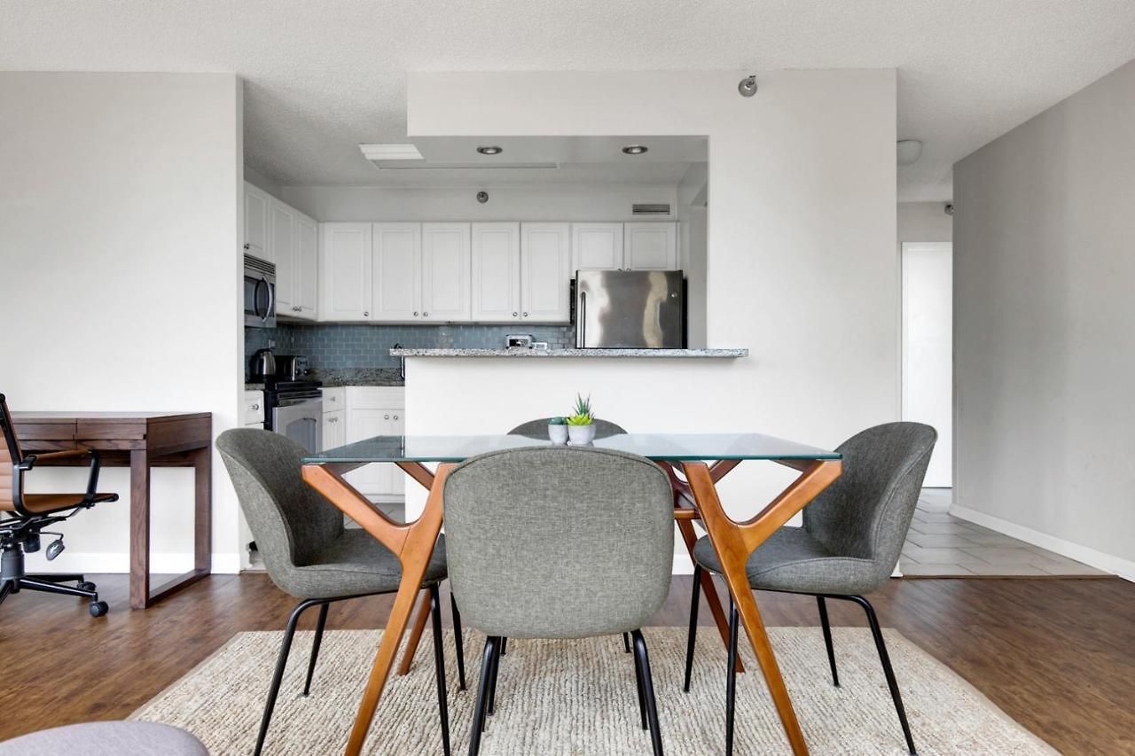River N 1br W Gym Wd Nr Mag Mile Chi-85 Apartment *