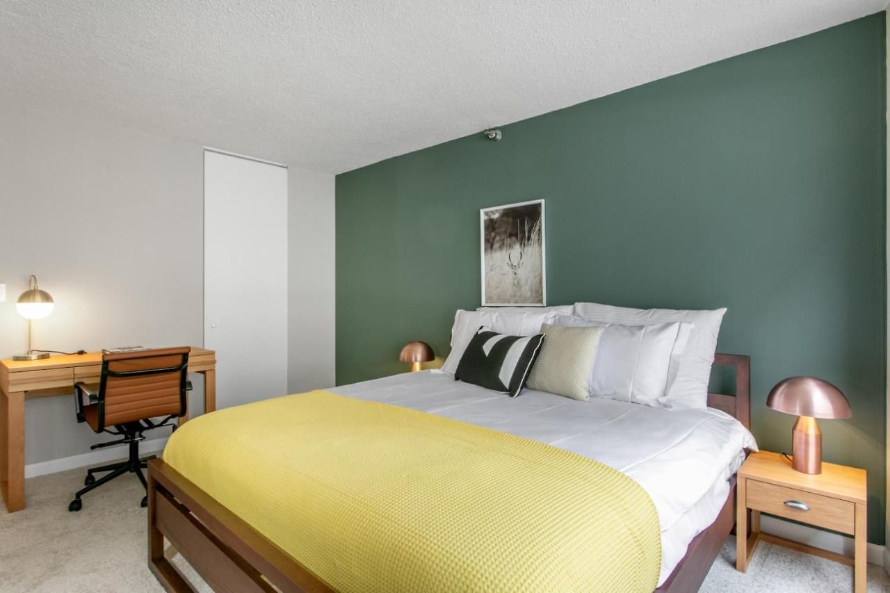 River N 1br W Gym Wd Nr Magnificent Mile Chi-165 * Chicago