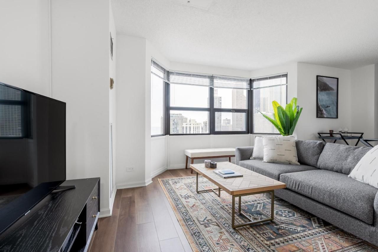 Apartment Gold Coast 2br W Gym Pool Nr Oak St Chi-207