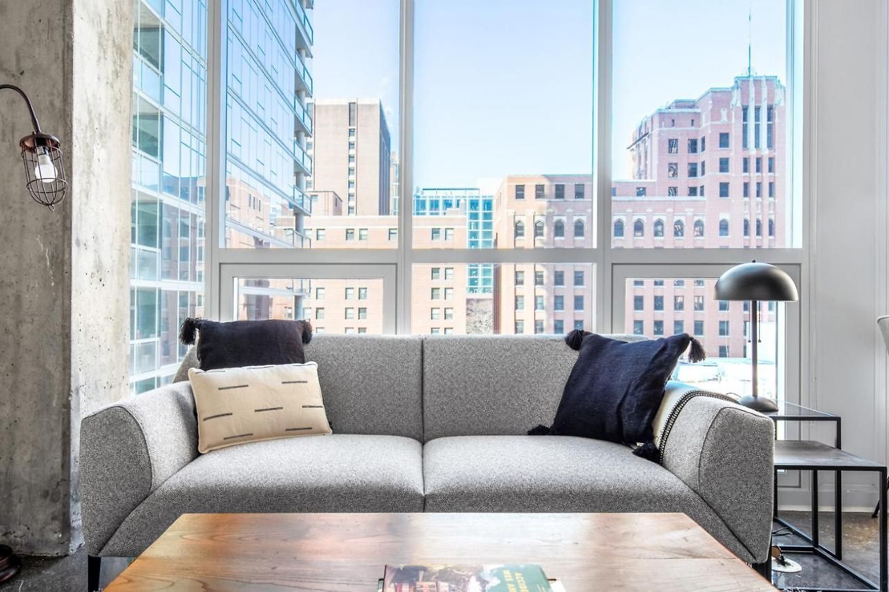 River N 1br W Gym Pool Nr L Stop Chi-362 Apartment