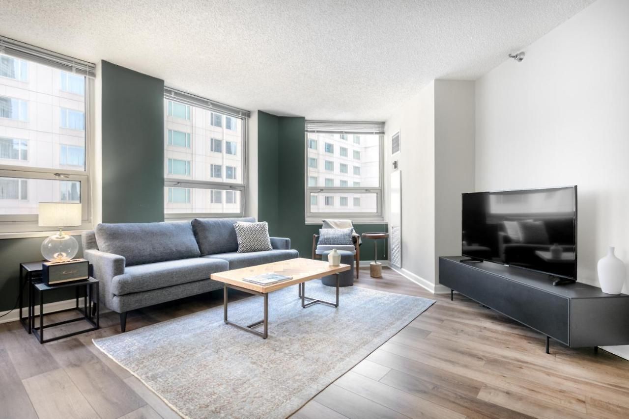 River N 1br W Gym Wd Nr Magnificent Mile Chi-165 * Chicago