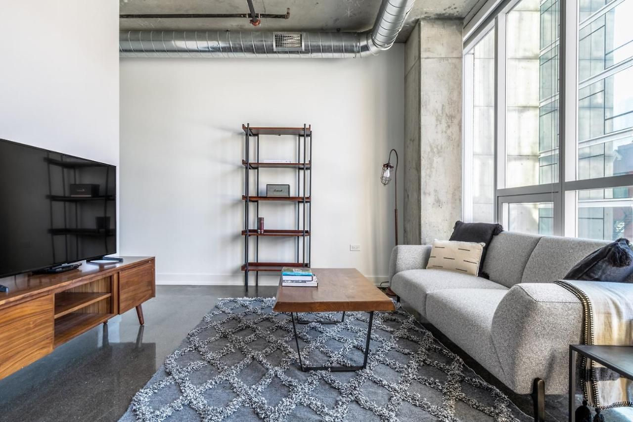 River N 1br W Gym Pool Nr L Stop Chi-362 Chicago