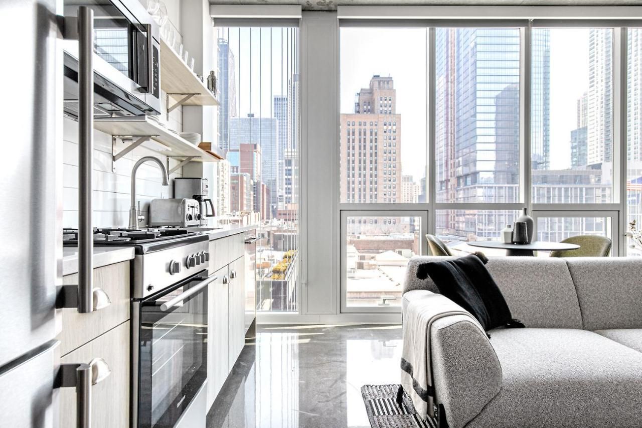 River N 1br W Gym Pool Nr L Stop Chi-361 Apartment