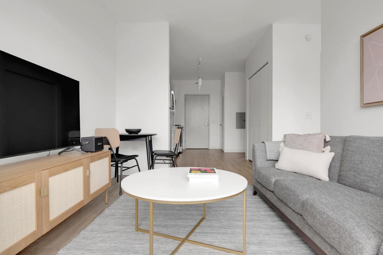 Apartment W Loop W Gym Pool In Heart Of Greektown Chi-539 Chicago