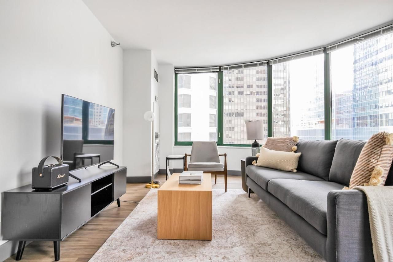 Streeterville 1br W Deck Pool Nr Chi-586 *