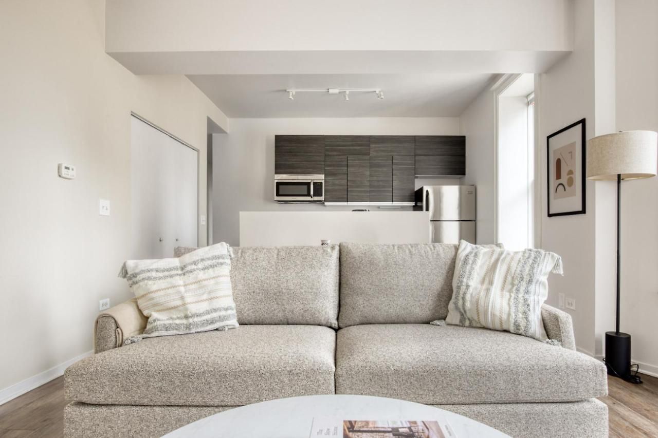 South Loop 2br Nr L Grant Park Chi-808
