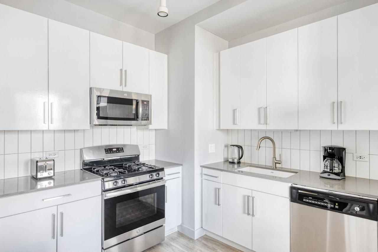 Loop 1br W Lounge Gym Roof Nr L Chi-693 * Chicago