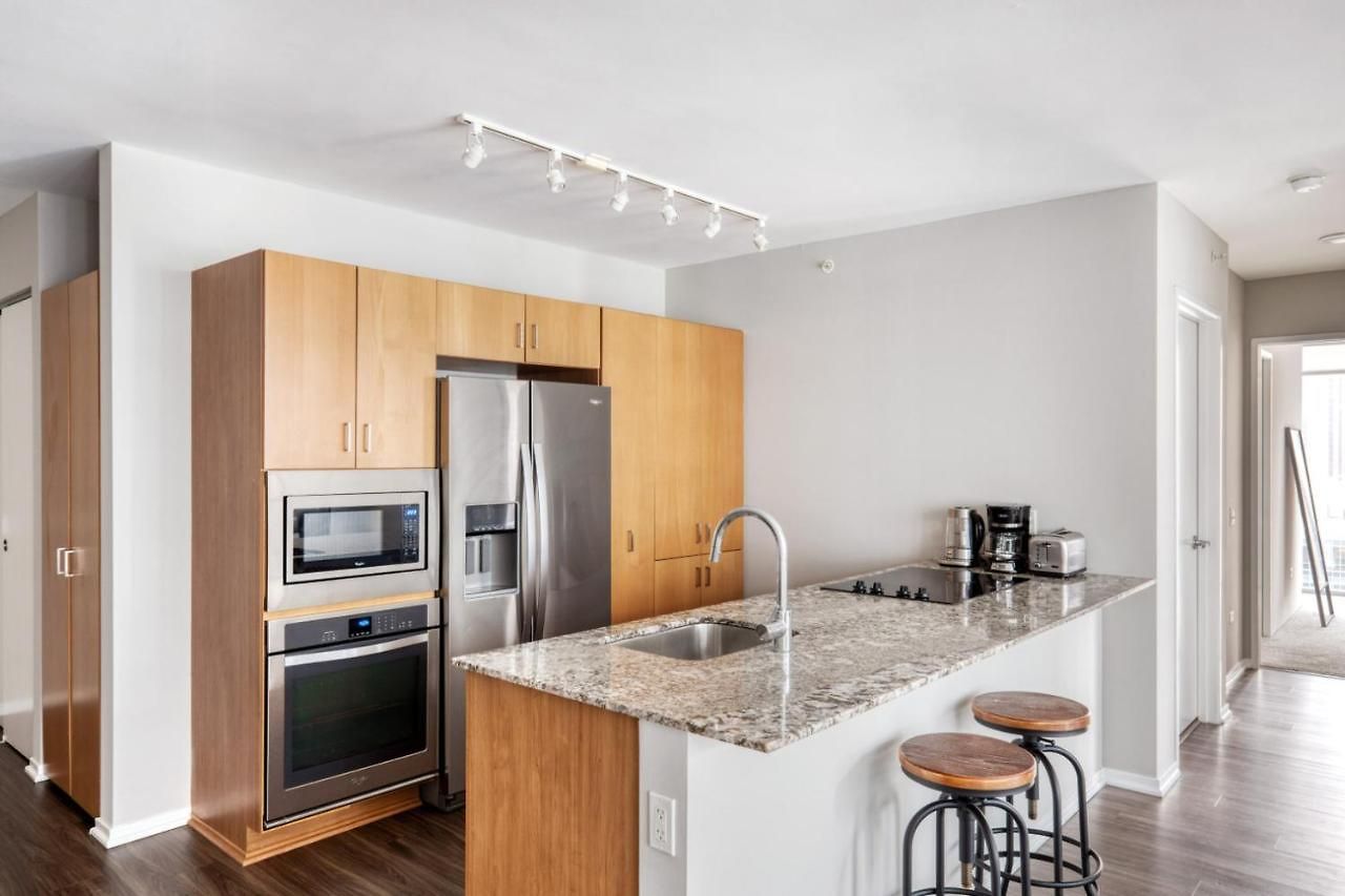 Streeterville 2br W Pool Gym Nr Riverwalk Chi-880 *