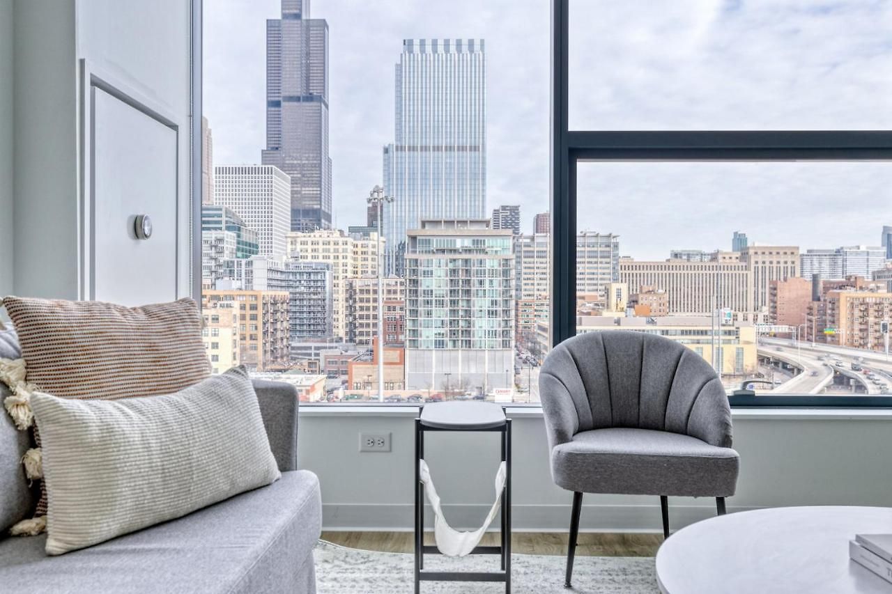 W Loop 2br W Gym Pool In Heart Of Greektown Chi-534