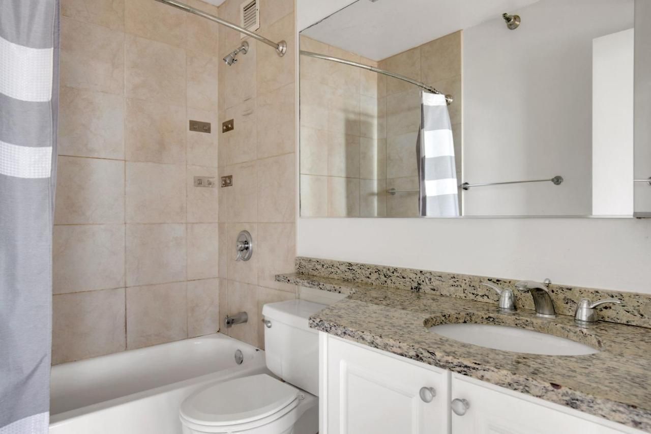 River N 1br W Gym Wd Nr Mag Mile Chi-85 Chicago